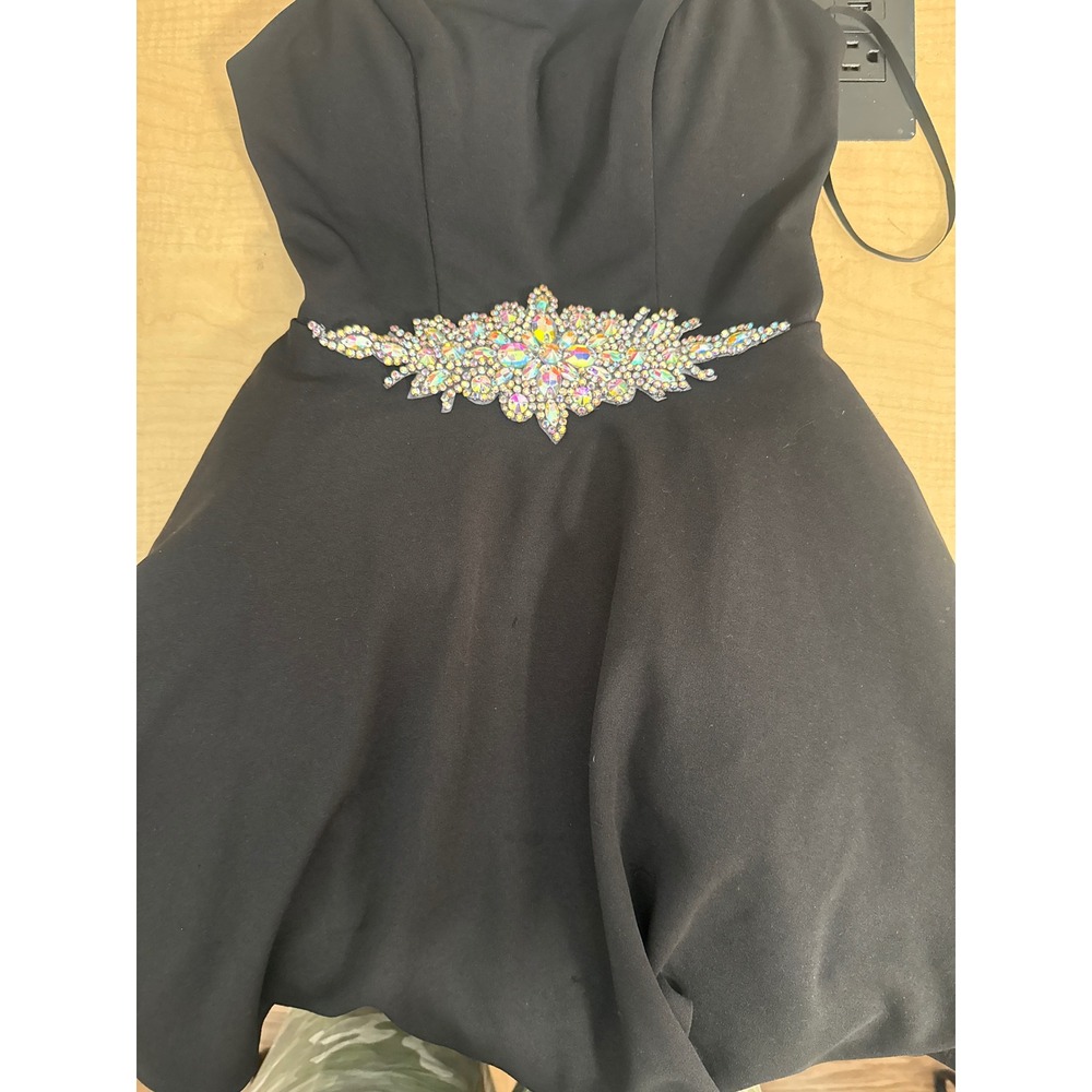 B. Smart Black Rhinestone Waist Fit and Flare Cocktail Dress Size 1 J45UX377A